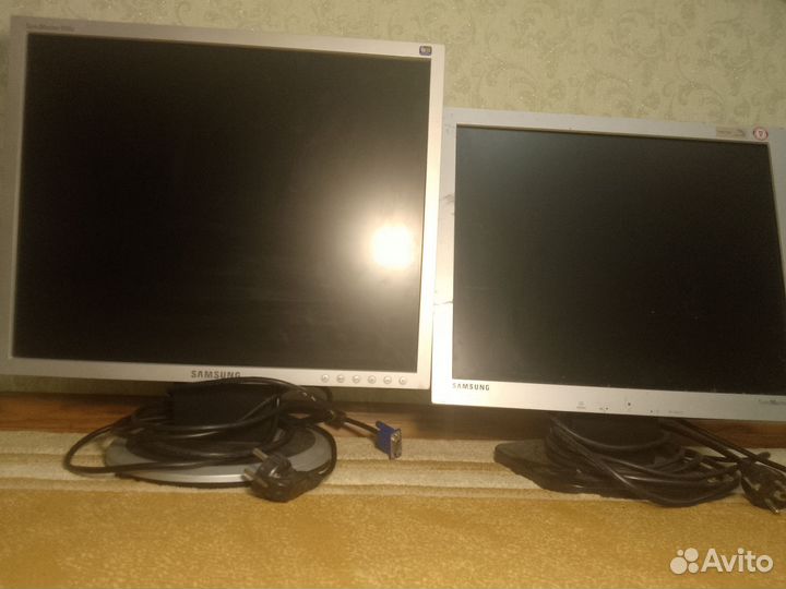 Монитор Samsung