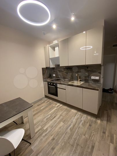 7-к. квартира, 33 м², 7/8 эт.