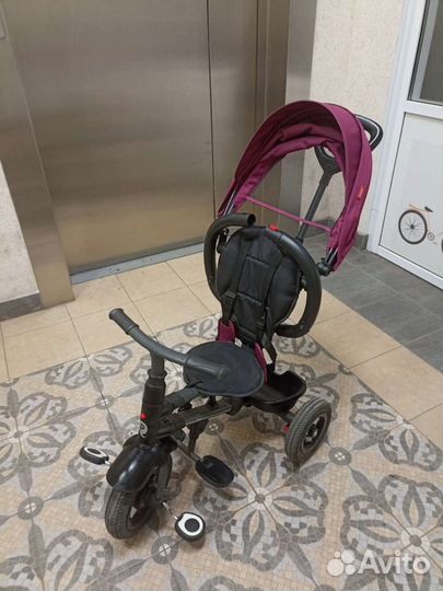 Трехколесный велосипед с ручкой