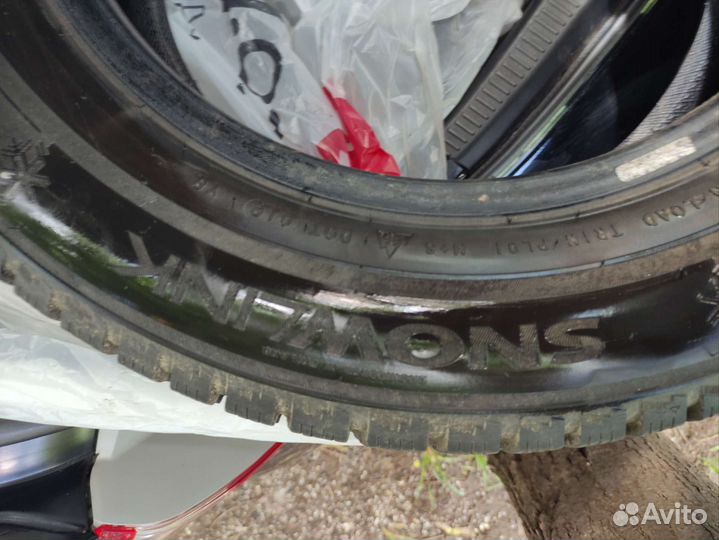 Triangle Snowlink TWT02 215/60 R16 R