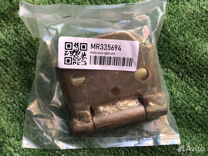 Петля задней двери pajero io pinin верх