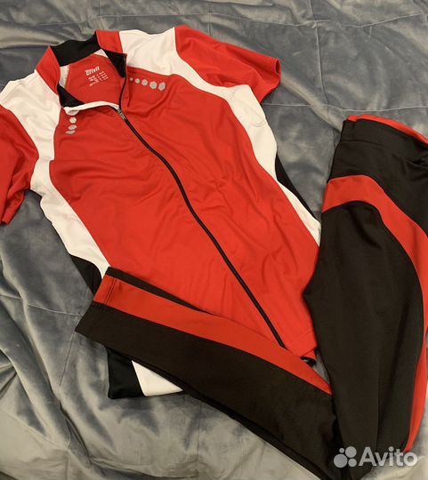 Одежда для спорта женская