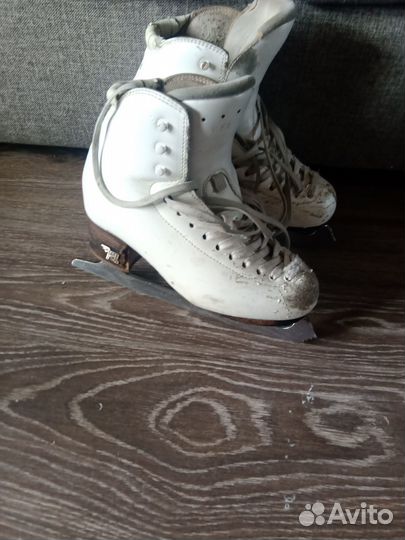 Фигурные коньки risport