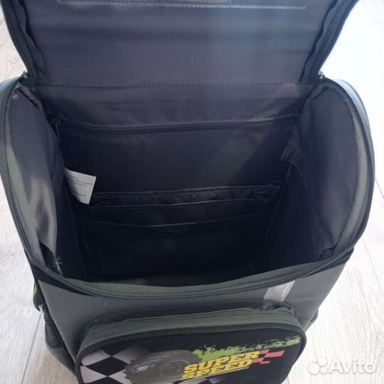 Портфель рюкзак школьный