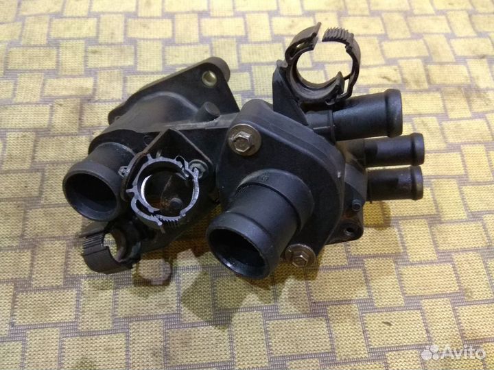 Корпус в сборе с термостатом VW Golf4 1.4,VAG 0321