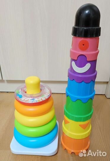 Погремушки, пирамидки, игрушки для малыша
