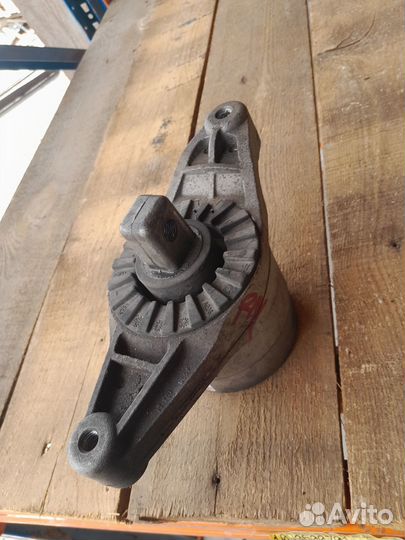 Подушка Двс Maserati Levante 3.0 Мазерати Гибли