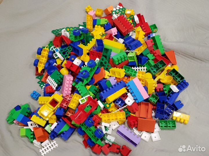 Детский конструктор 370 деталей