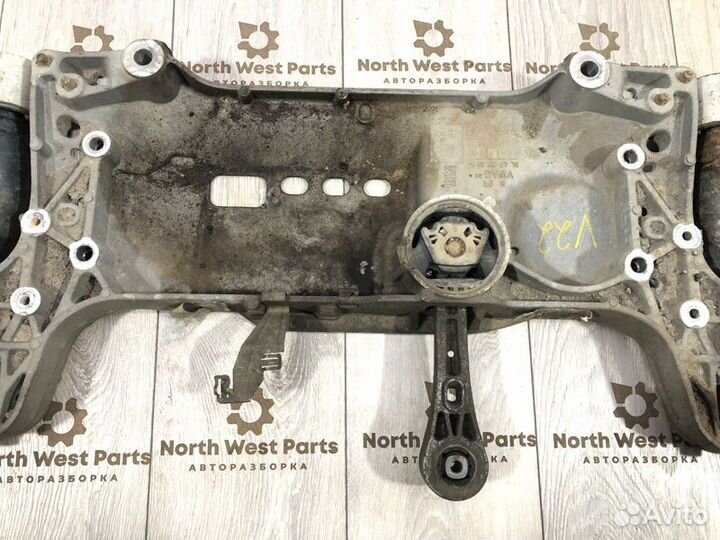 Подрамник передний Volkswagen Passat B7 cffb 2.0