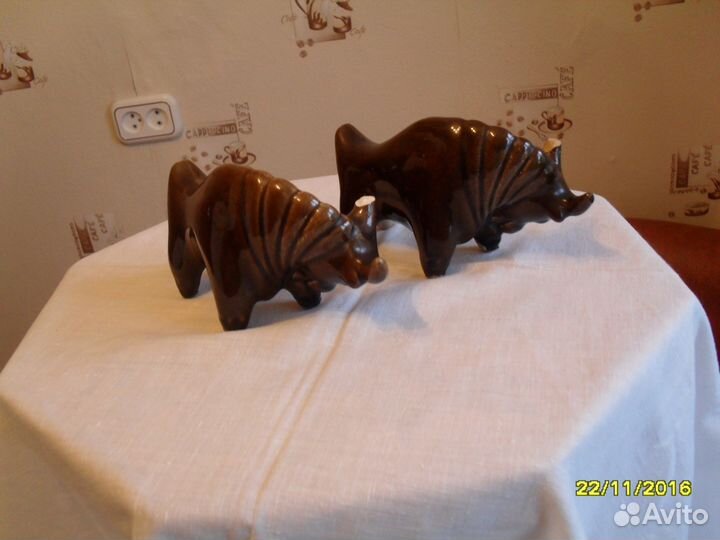 Фигурки быков (из СССР)