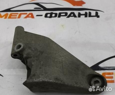 Кронштейн генератора Chevrolet Cruze седан LXT