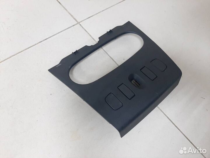 Накладка торпедо Renault Logan 2 2014