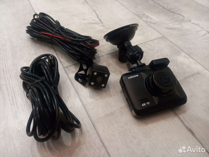 Автомобильный видеорегистратор azdome