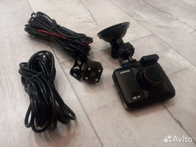Автомобильный видеорегистратор azdome
