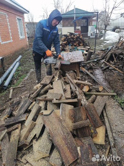 Распил деревьев и досок
