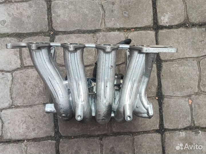Впускной коллектор Mitsubishi Galant 8 2.0 4G63