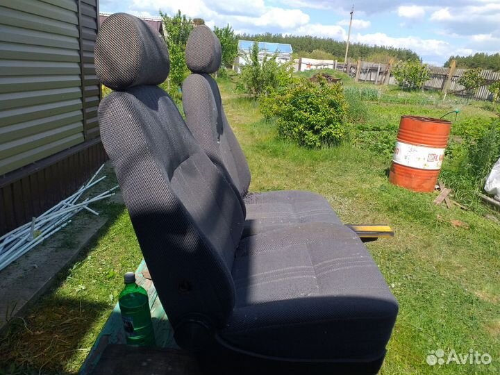 Продам сиденья передние газ 3110