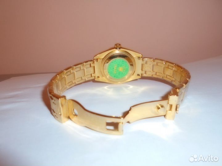 Часы наручные Rolex cо стразами, новые