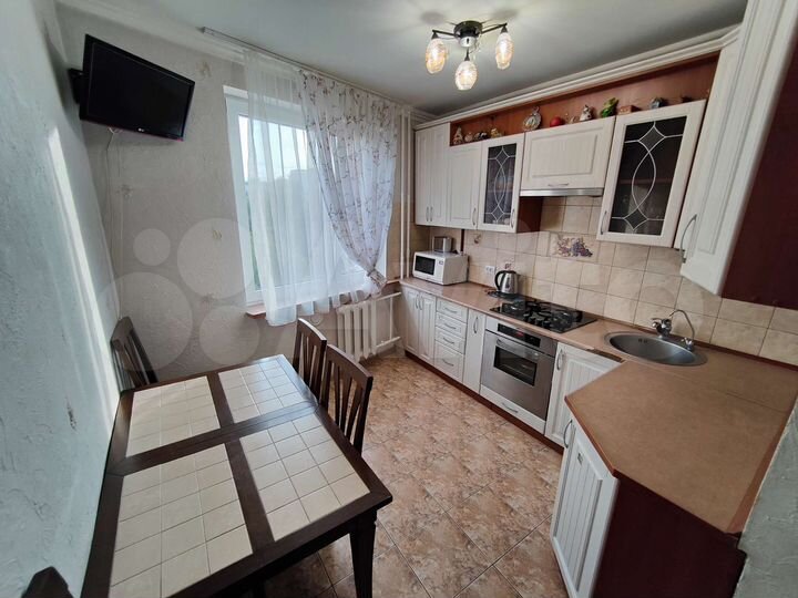 2-к. квартира, 60 м², 3/5 эт.