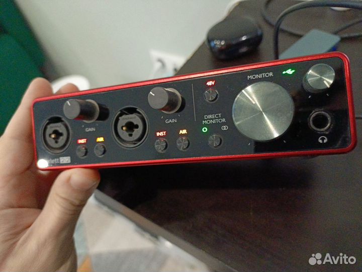 Звуковая карта focusrite scarlett 2i2 3rd gen