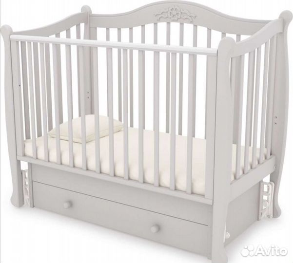 Кровать Моника Гандылян с маятником