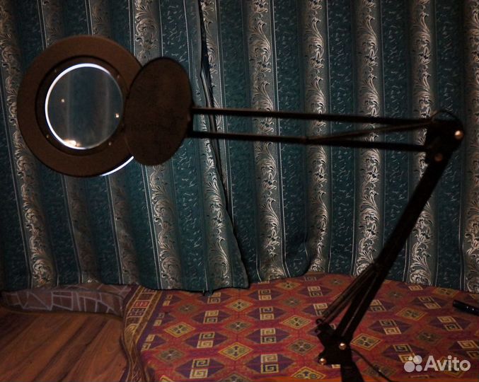 Лампа - лупа для мелких работ, маникюра и мн. др