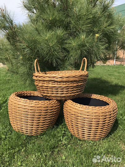 Кашпо из искусственного ротанга