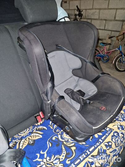 Автомобильное кресло