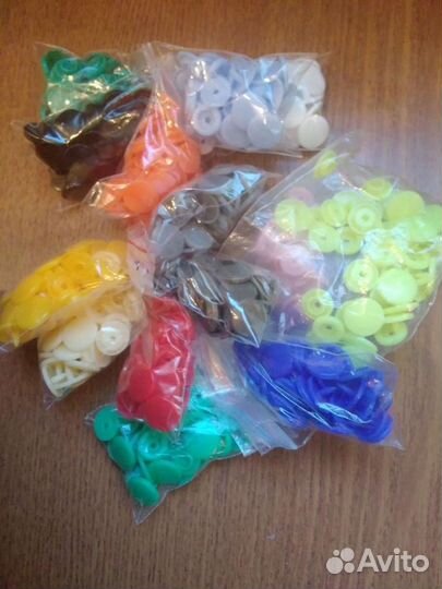 Кнопка пластиковая,цена за 10шт