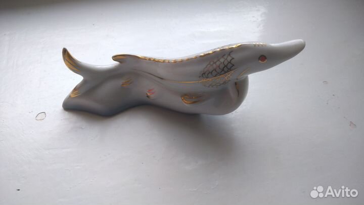 Фарфоровая статуэтка Осётр