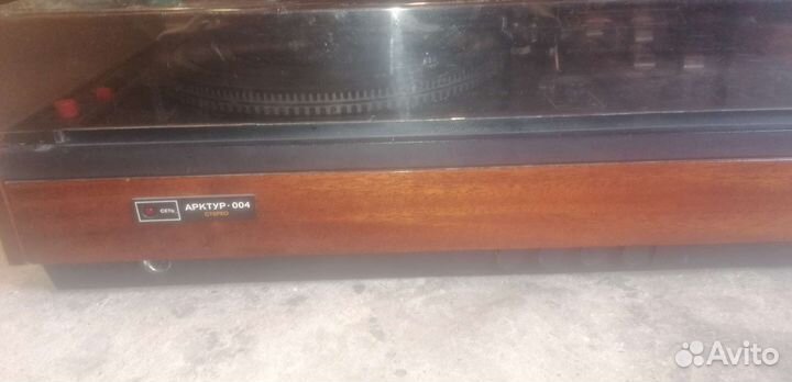 Проигрыватель винилра радиотехника 001