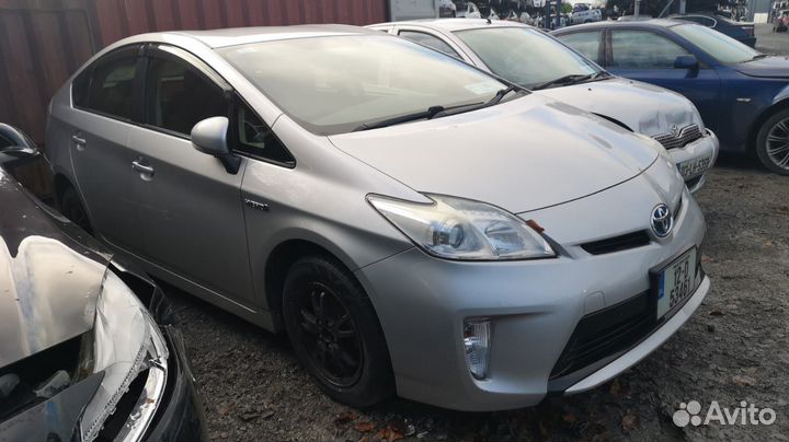 Дверь (Крышка) Багажника toyota prius XW30 2012