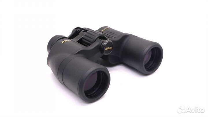 Бинокль Nikon Aculon A211 10x42
