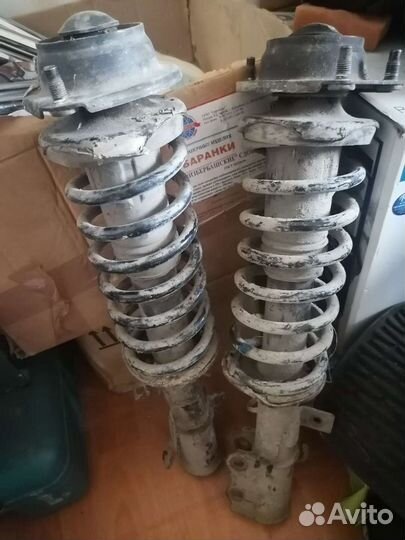 Амортизаторы передние в сборе, на Киа Рио