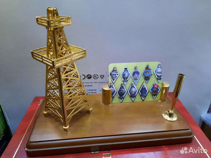 Сувенир визитница настольнач Буровая вышка