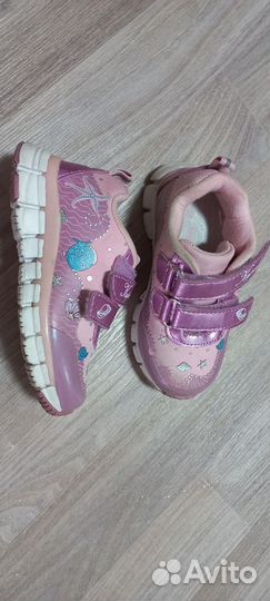 Кроссовки для девочки