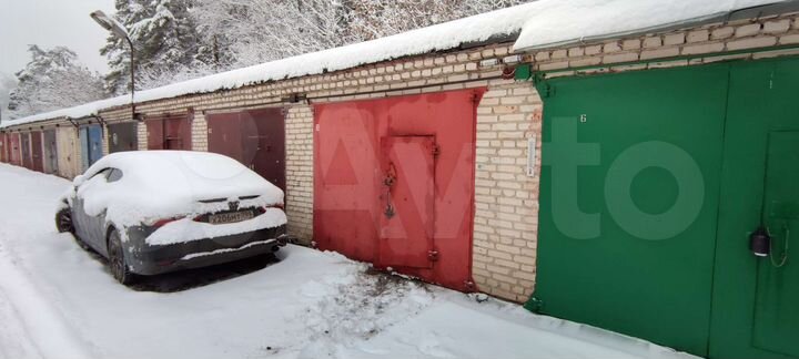 Гараж, > 30 м²