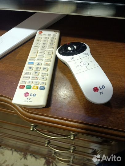 Телевизор LG 42LA667V