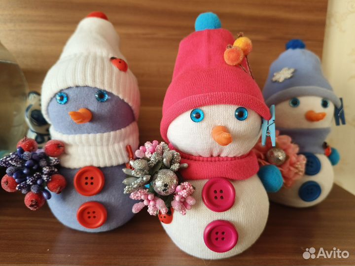 Снеговик под елку