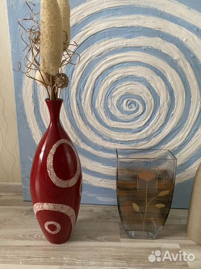 Декоративная ваза из толстого стекла