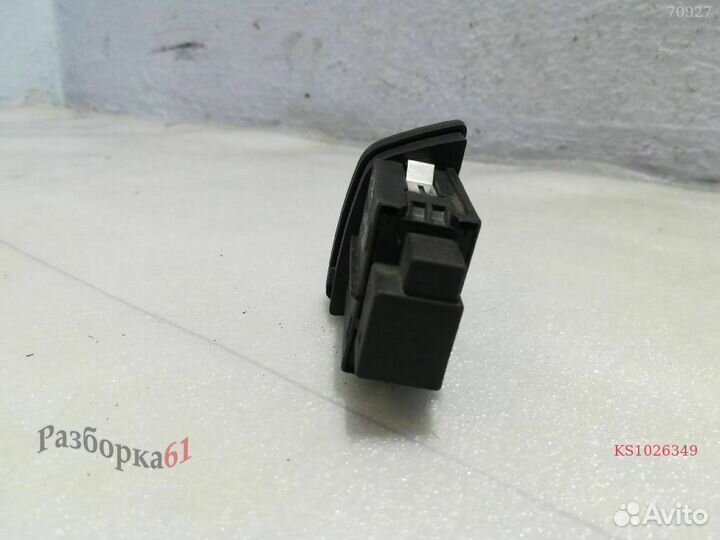 Кнопка аварийной сигнализации audi Q5 8R