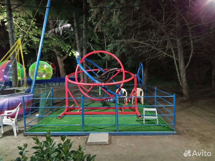 Качели аттракцион гироскоп