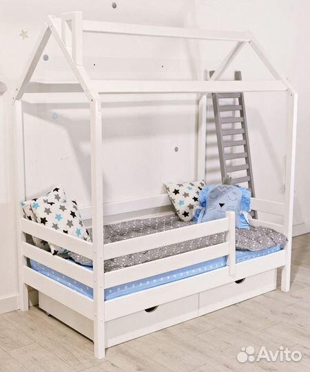 Детская кровать домик