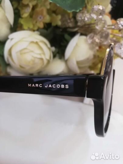 Солнцезащитные очки женские брендовые