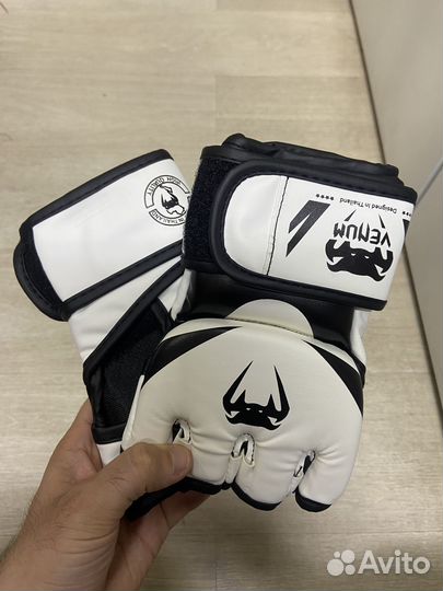 Боксерские перчатки