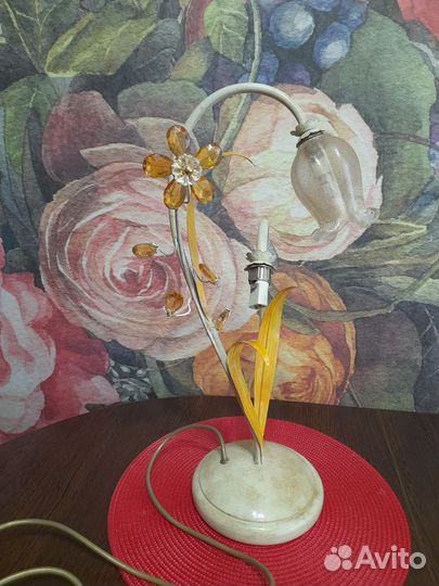 Светильник настольный