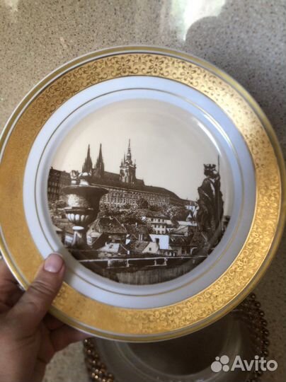 Настенная тарелка