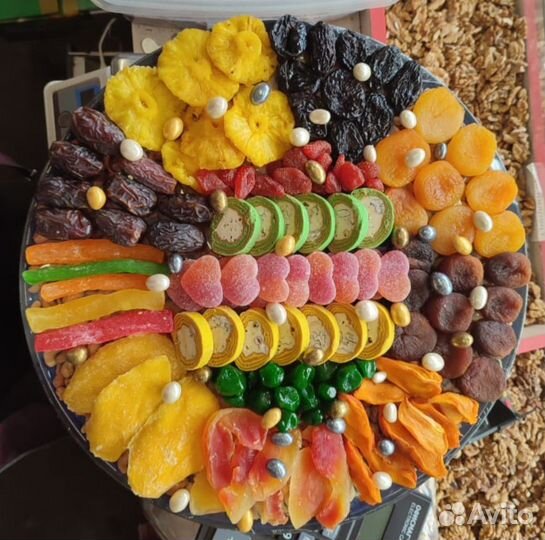 Орехи и сухофрукты букеты