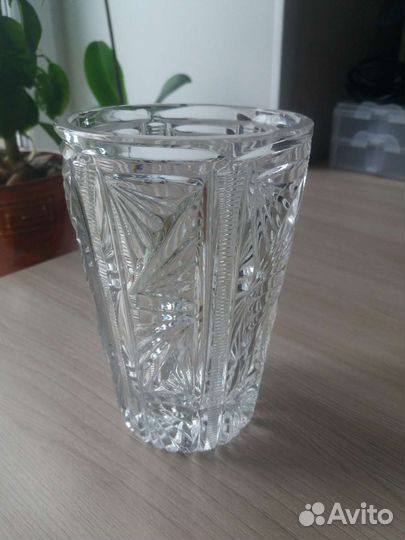 Хрустальная ваза, подсвечник, солонка