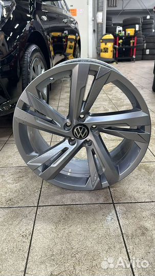 Volkswagen Tiguan RLine Valencia R19 Arteon Passat